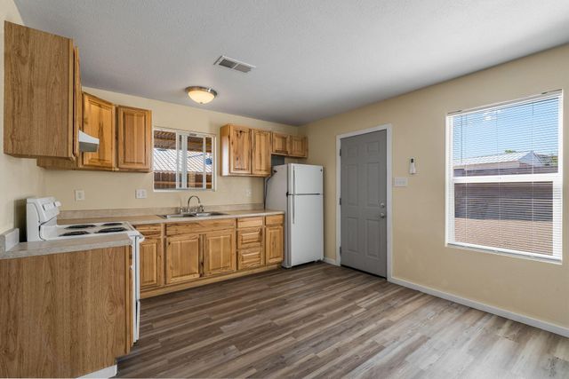 485 SANDSTONE Drive NE, Rio Rancho, NM 87124