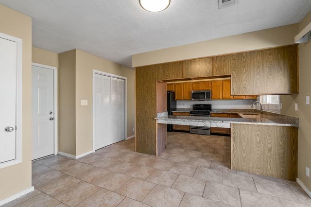 485 SANDSTONE Drive NE, Rio Rancho, NM 87124