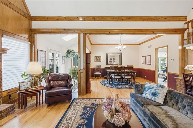8520 Darnell Street, Lenexa, KS 66215