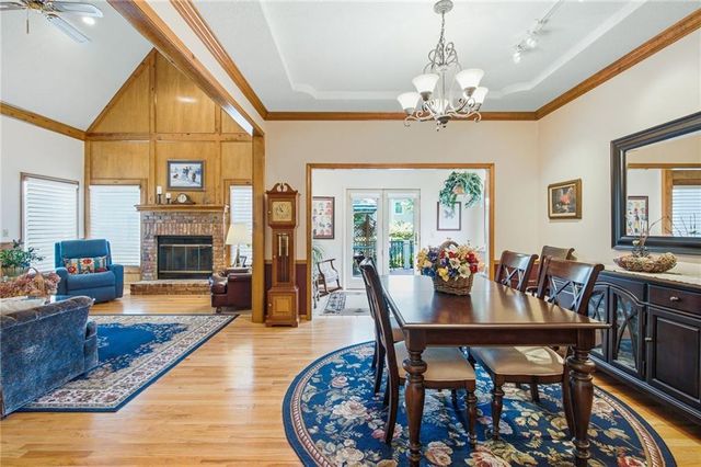 8520 Darnell Street, Lenexa, KS 66215