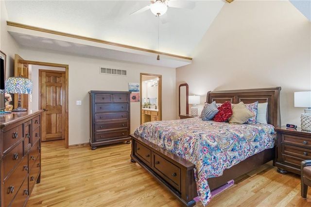8520 Darnell Street, Lenexa, KS 66215