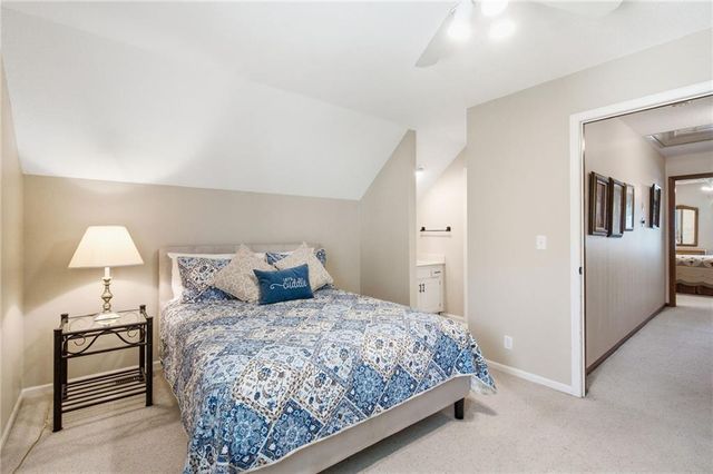 8520 Darnell Street, Lenexa, KS 66215