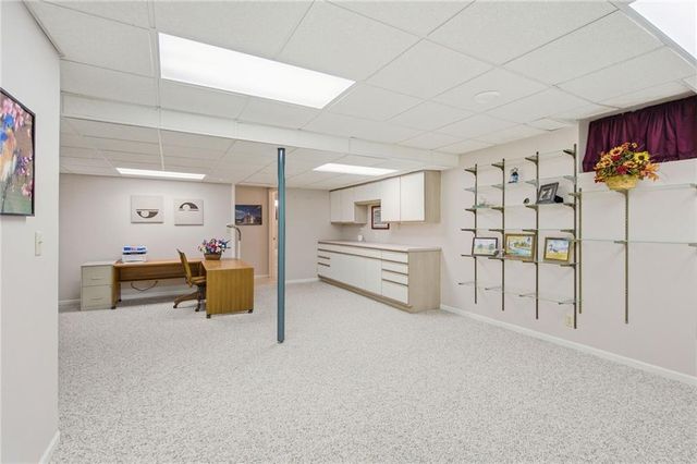 8520 Darnell Street, Lenexa, KS 66215