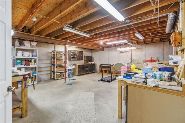 8520 Darnell Street, Lenexa, KS 66215