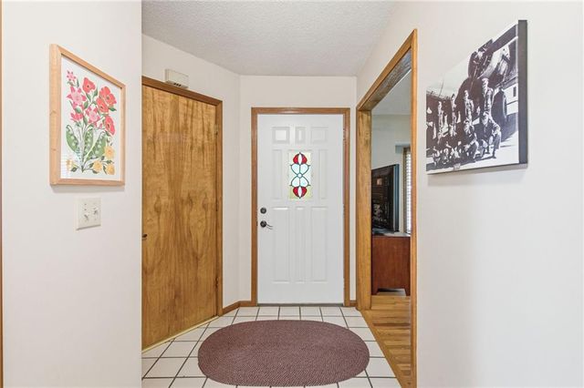 8520 Darnell Street, Lenexa, KS 66215