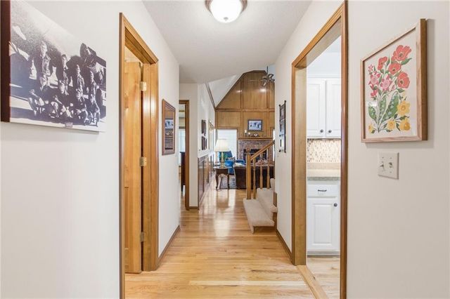 8520 Darnell Street, Lenexa, KS 66215