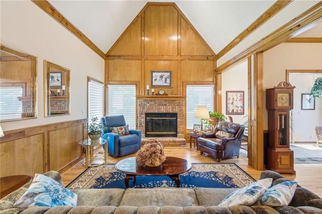 8520 Darnell Street, Lenexa, KS 66215