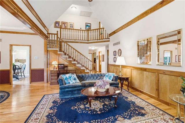 8520 Darnell Street, Lenexa, KS 66215