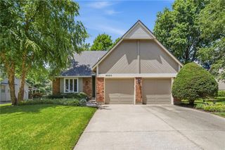 8520 Darnell Street, Lenexa, KS 66215