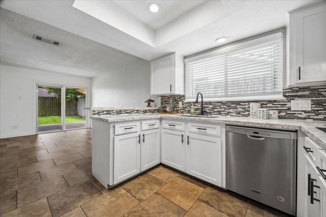 810 Halewood Drive, Houston, TX 77062
