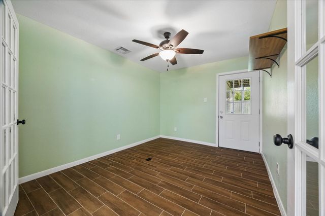 810 Halewood Drive, Houston, TX 77062