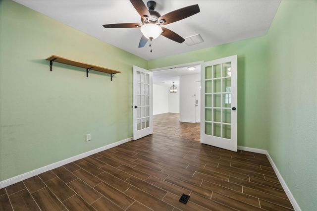 810 Halewood Drive, Houston, TX 77062