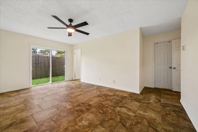 810 Halewood Drive, Houston, TX 77062