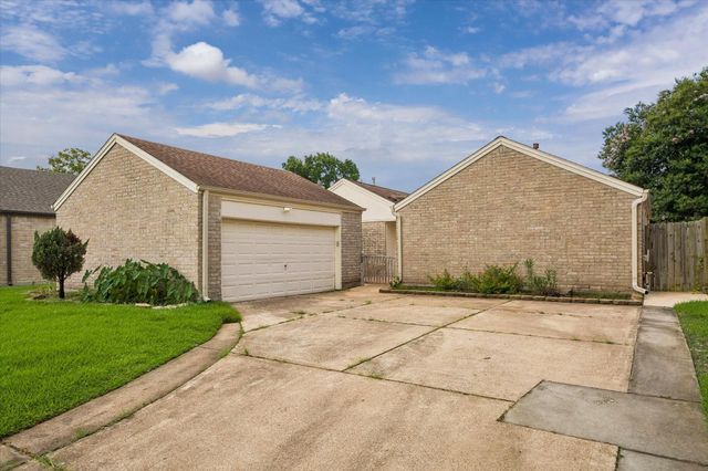 810 Halewood Drive, Houston, TX 77062