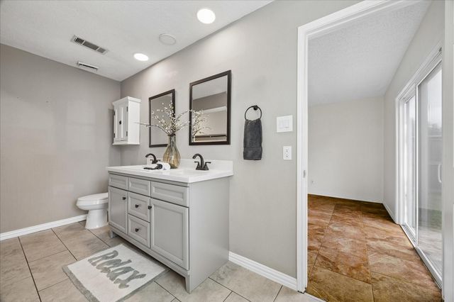 810 Halewood Drive, Houston, TX 77062