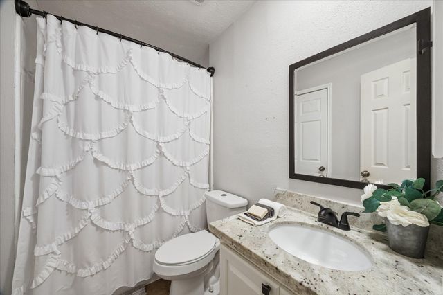 810 Halewood Drive, Houston, TX 77062