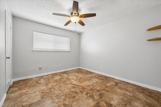810 Halewood Drive, Houston, TX 77062