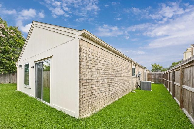 810 Halewood Drive, Houston, TX 77062