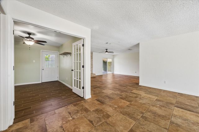 810 Halewood Drive, Houston, TX 77062