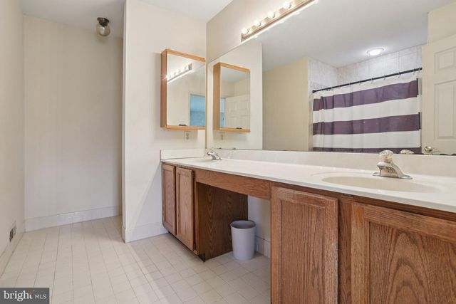 2604 WESTFIELD CT, Newtown Square, PA 19073