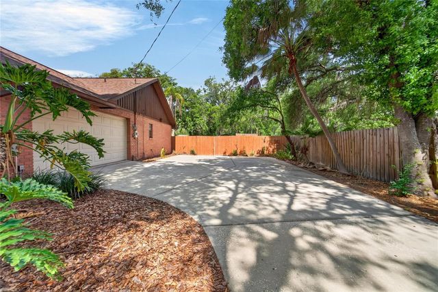 12506 SHADOW RUN BOULEVARD, Riverview, FL 33569