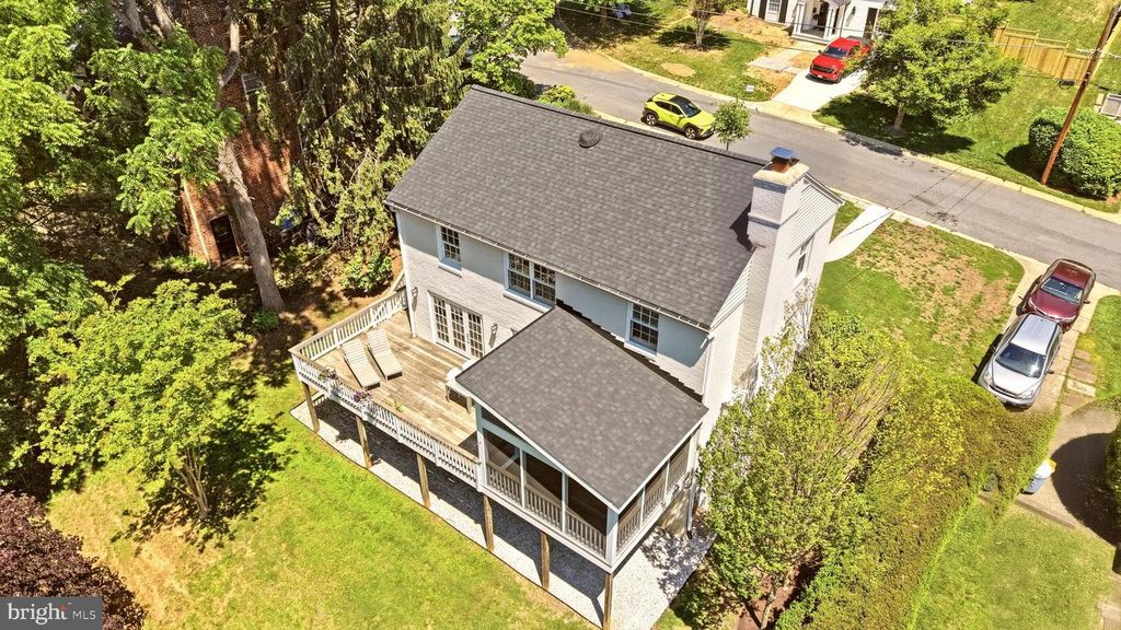 Image 39 of property listing at 7822 FULBRIGHT CT, Bethesda, MD 20817