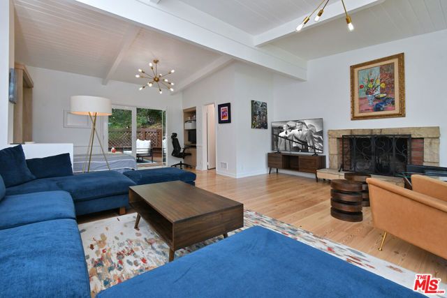 15170 Encanto Drive, Sherman Oaks, CA 91403