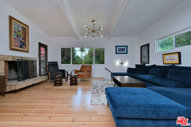 15170 Encanto Drive, Sherman Oaks, CA 91403