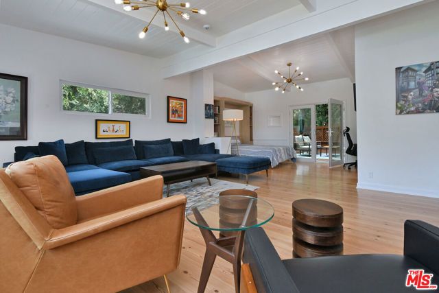 15170 Encanto Drive, Sherman Oaks, CA 91403