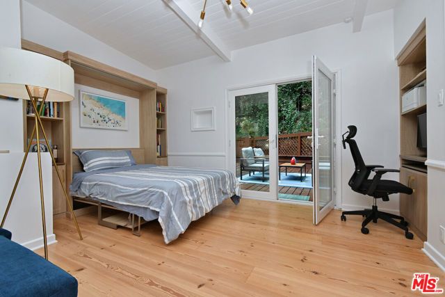 15170 Encanto Drive, Sherman Oaks, CA 91403