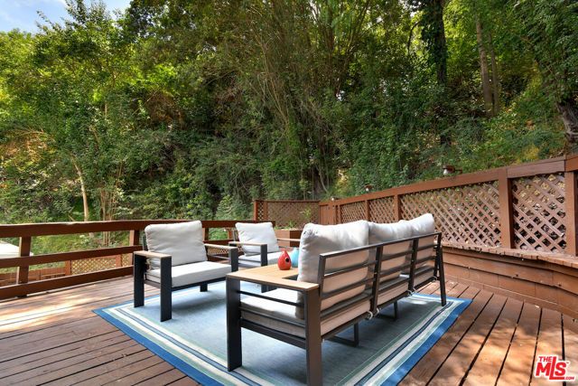 15170 Encanto Drive, Sherman Oaks, CA 91403