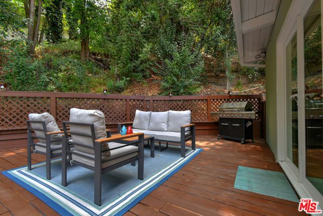 15170 Encanto Drive, Sherman Oaks, CA 91403