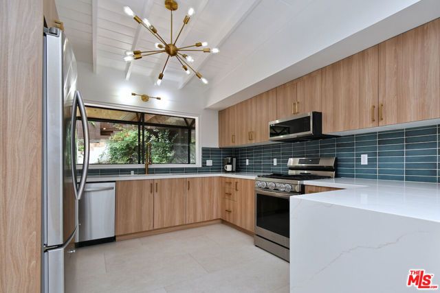 15170 Encanto Drive, Sherman Oaks, CA 91403