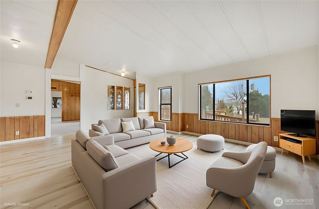 11627 SE Sedgwick Road, Southworth, WA 98366