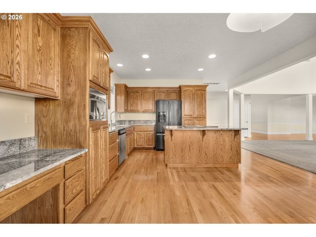 21223 Ne SHORE Dr, Fairview, OR 97024