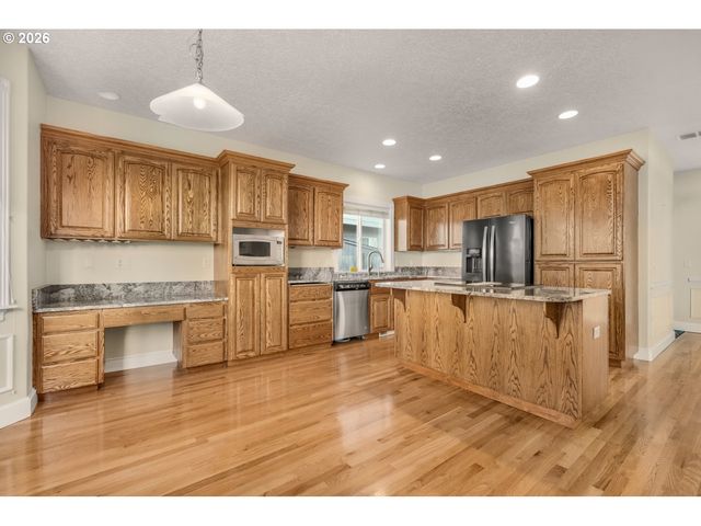 21223 Ne SHORE Dr, Fairview, OR 97024