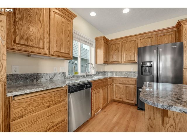 21223 Ne SHORE Dr, Fairview, OR 97024