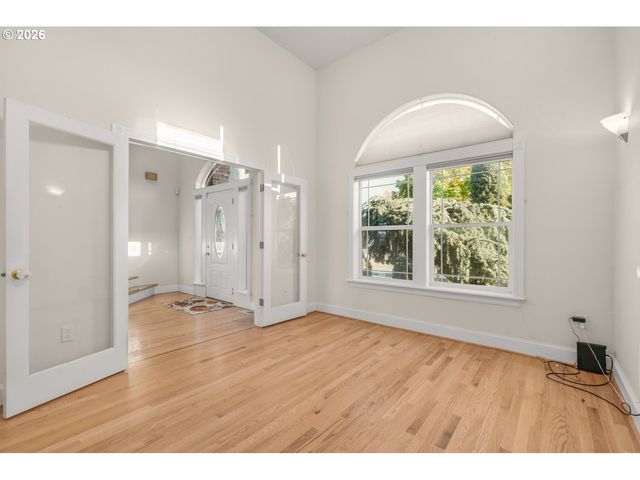 21223 Ne SHORE Dr, Fairview, OR 97024