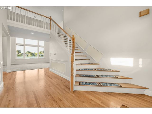 21223 Ne SHORE Dr, Fairview, OR 97024