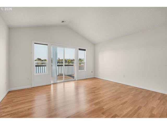 21223 Ne SHORE Dr, Fairview, OR 97024