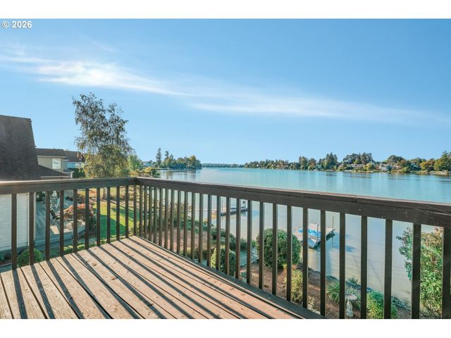 21223 Ne SHORE Dr, Fairview, OR 97024