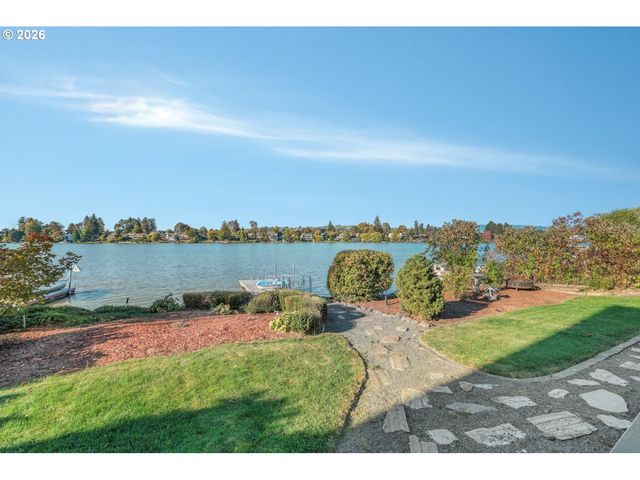21223 Ne SHORE Dr, Fairview, OR 97024