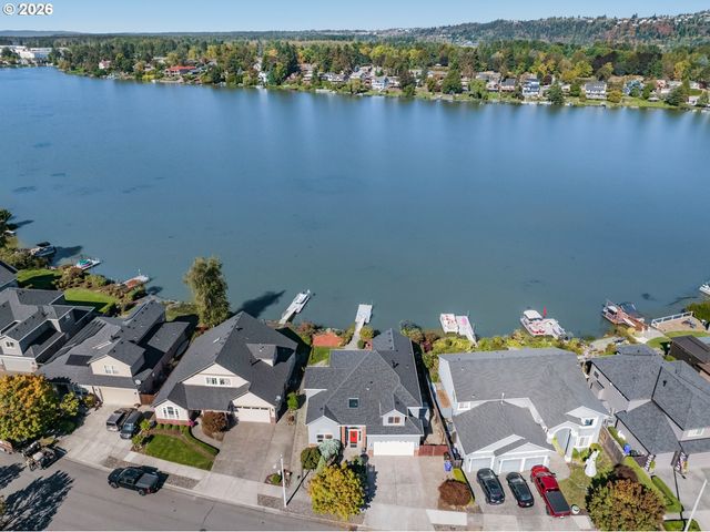 21223 Ne SHORE Dr, Fairview, OR 97024