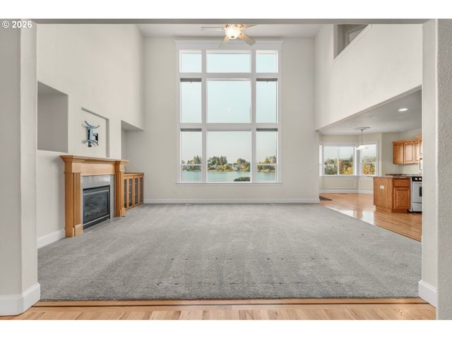 21223 Ne SHORE Dr, Fairview, OR 97024