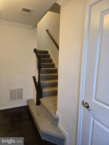 8109 SECLUDED LN, Dundalk, MD 21222