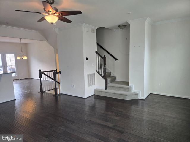 8109 SECLUDED LN, Dundalk, MD 21222