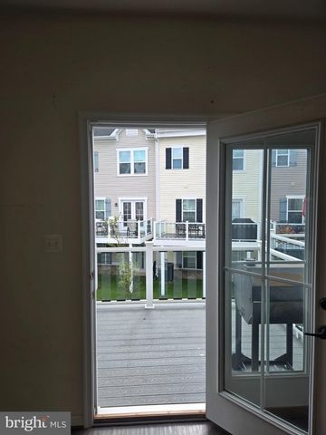 8109 SECLUDED LN, Dundalk, MD 21222