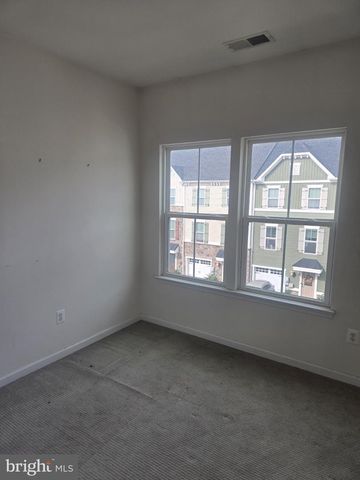 8109 SECLUDED LN, Dundalk, MD 21222