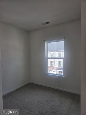 8109 SECLUDED LN, Dundalk, MD 21222