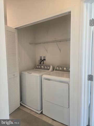 8109 SECLUDED LN, Dundalk, MD 21222